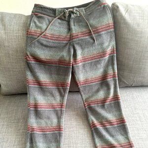 VISSLA Fleece Straight Leg Crop Pant • Large